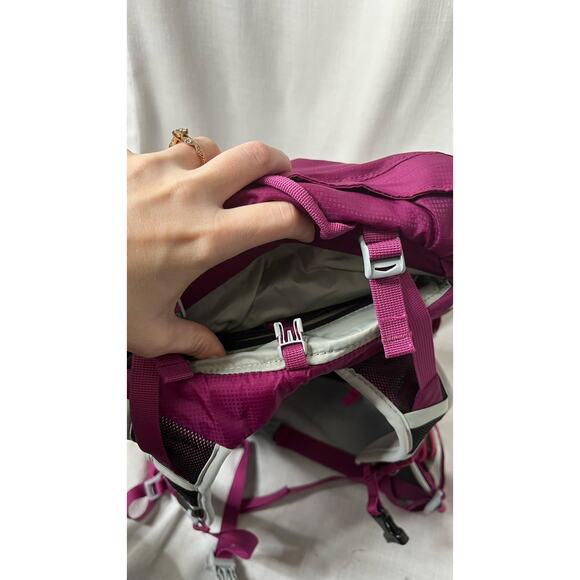 Osprey Tempest 16 Hiking Backpack Magenta with Grey Accents - Picture 4 of 8